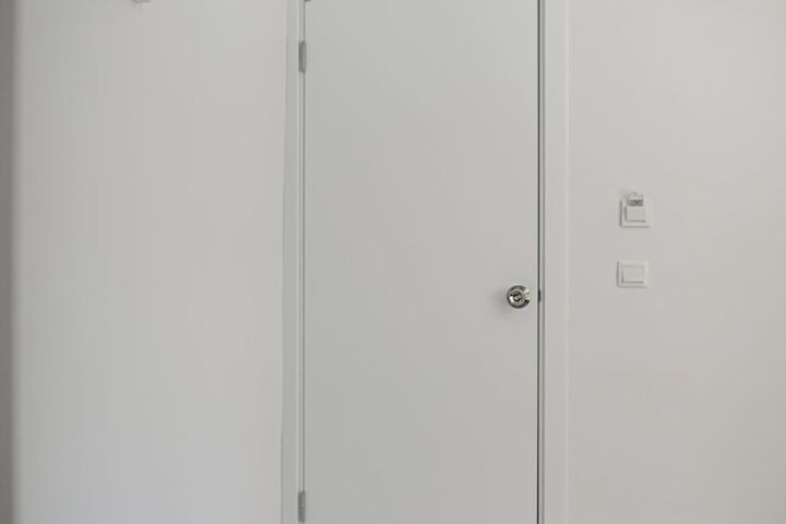 Room 6 of 135