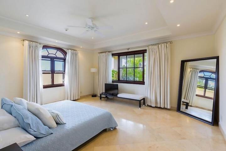 Room 3 of 18