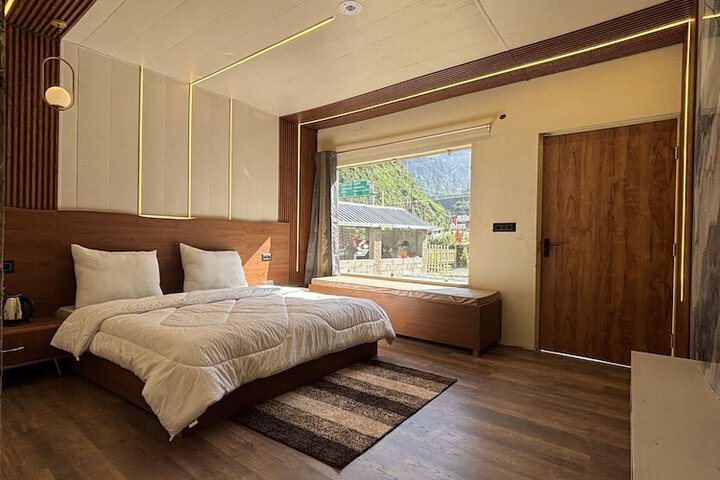 Room 12 of 14