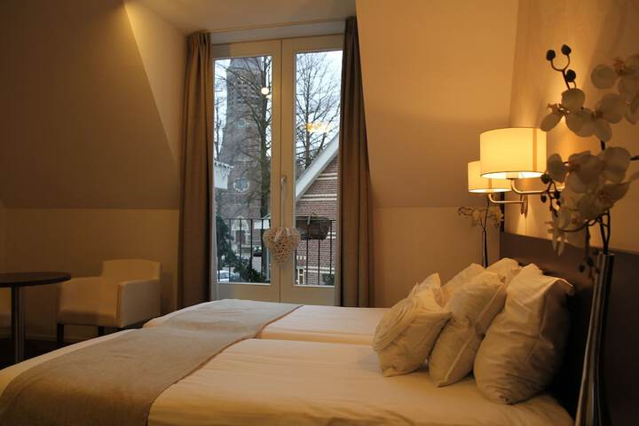 Room 7 of 37