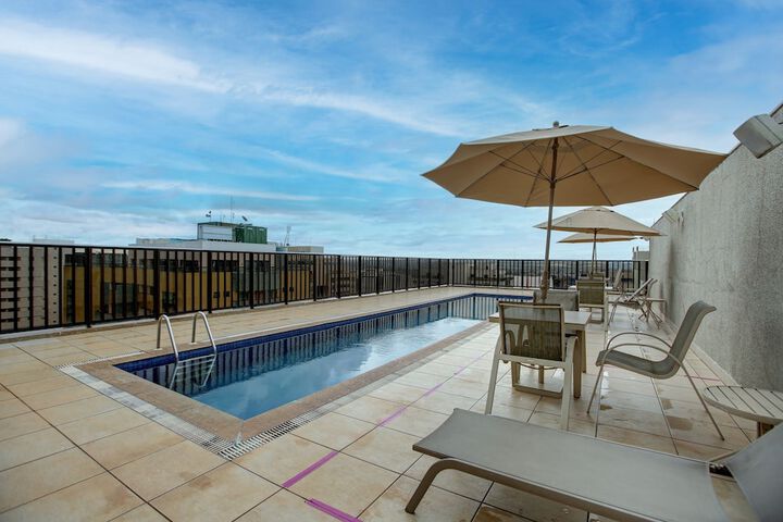 Pool Hotel