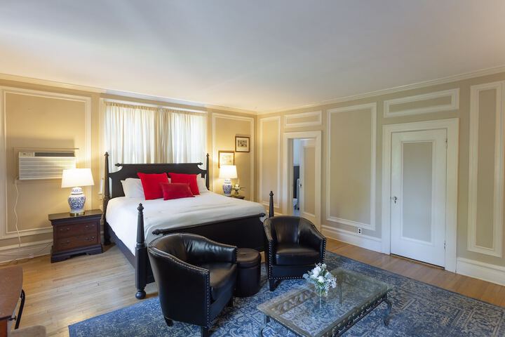 Room 2 of 52