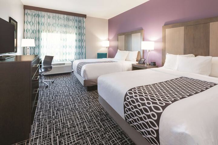 2 Queen Beds (4 of 11)