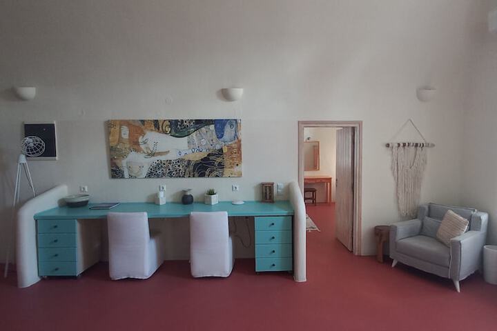 Room 23 of 53