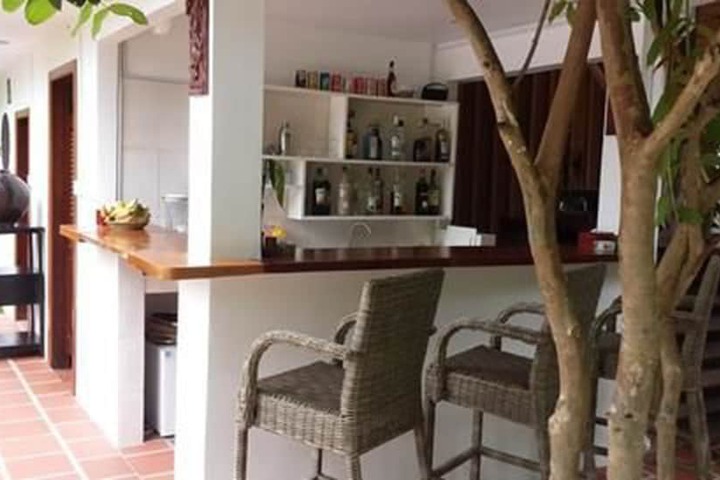 Lounge 80 of 117