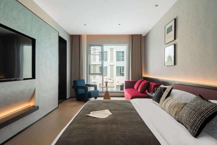 Room 5 of 80