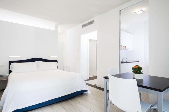 Room 37 of 244