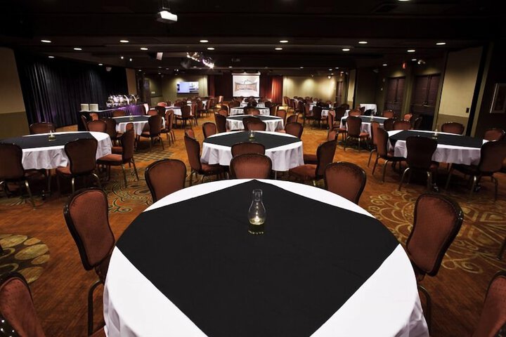 Ballroom/Hall 41 of 46