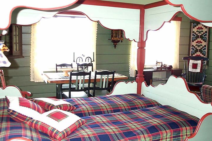 Room 3 of 28