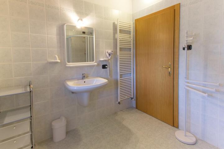 Room 14 of 18
