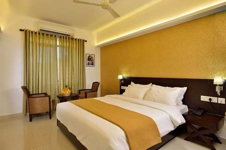 Room 8 of 16