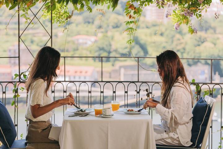 Breakfast/Coffee Service 97 of 147