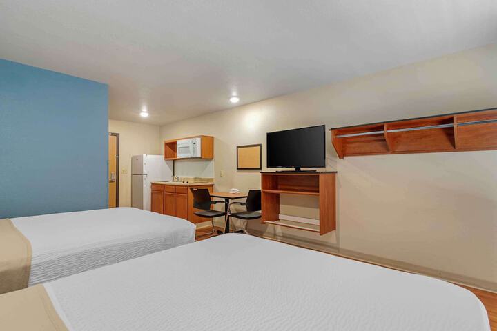 Standard Studio 1 Queen Bed (8 of 10)