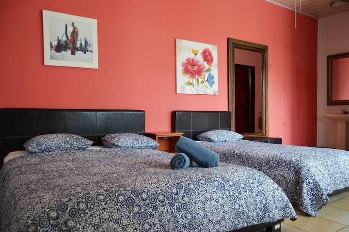 Room 3 of 40