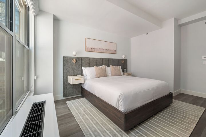Room 121 of 626