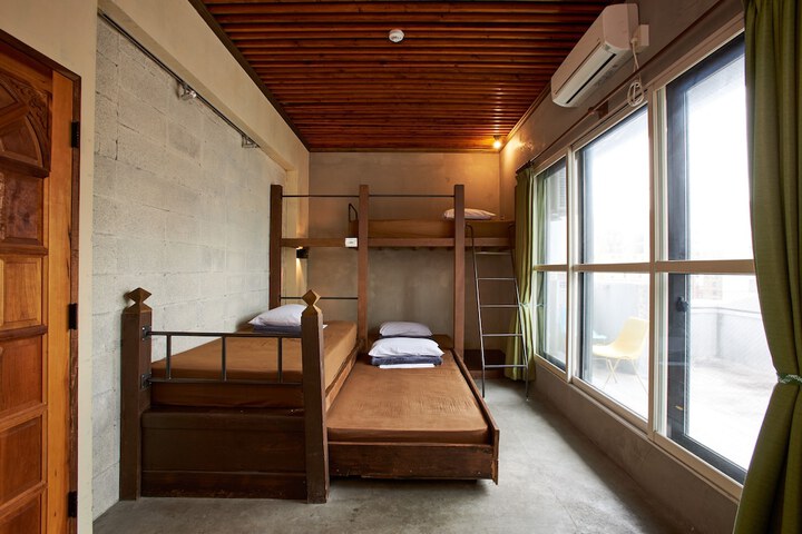 Room 4 of 41