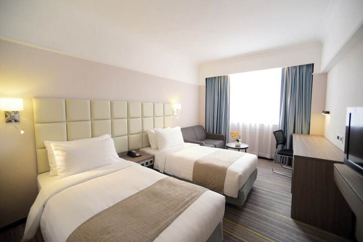 Room 9 of 52