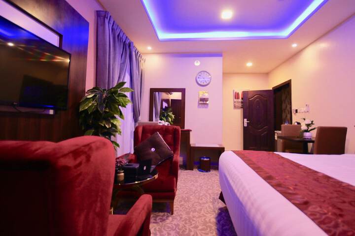 Room 19 of 80
