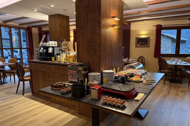Breakfast/Coffee Service 46 of 63