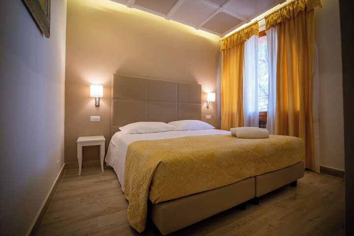 Room 16 of 52