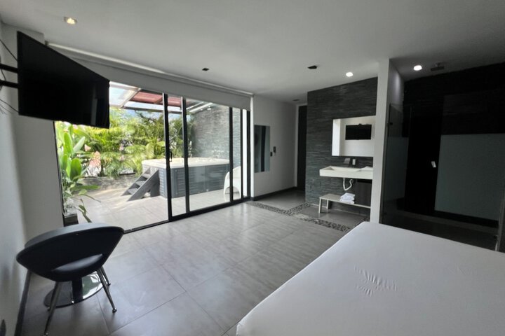 Room 25 of 68