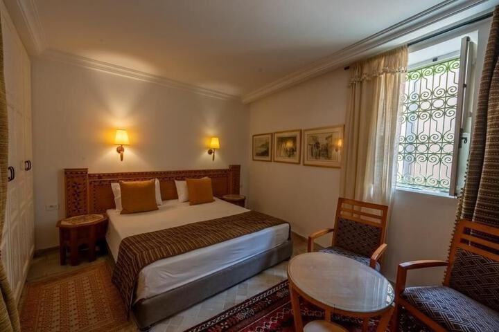 Room 13 of 29