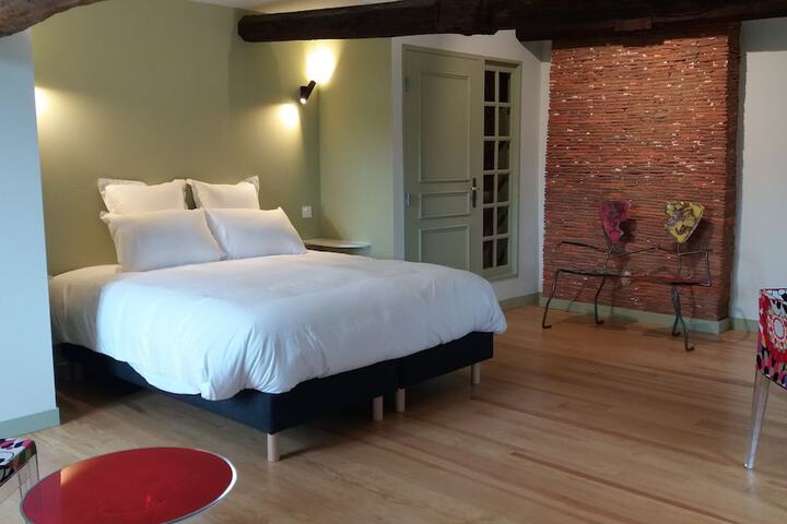 Room 13 of 40