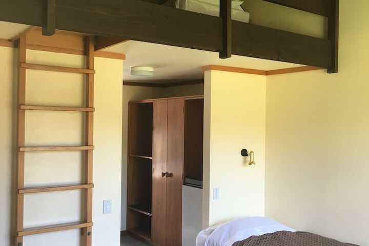 Room 9 of 63