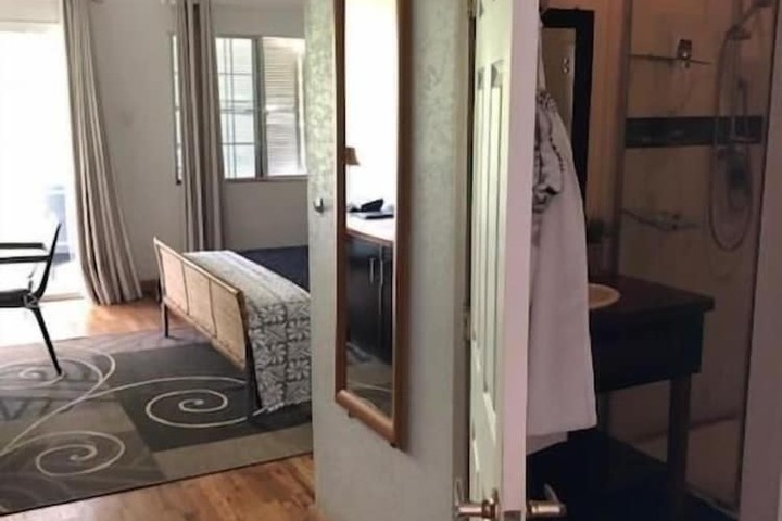 Room 13 of 65