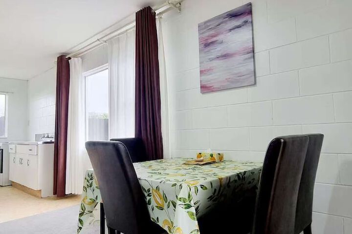 Room 33 of 76