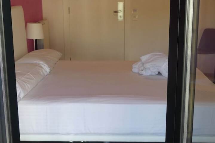 Room 12 of 47