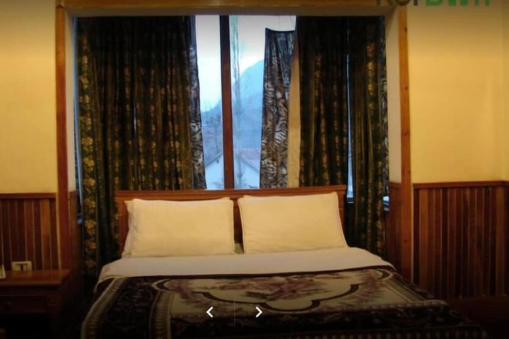 Room 28 of 32