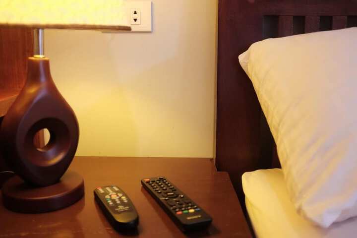 Room 9 of 38