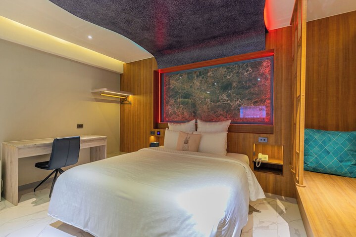 Room 44 of 118