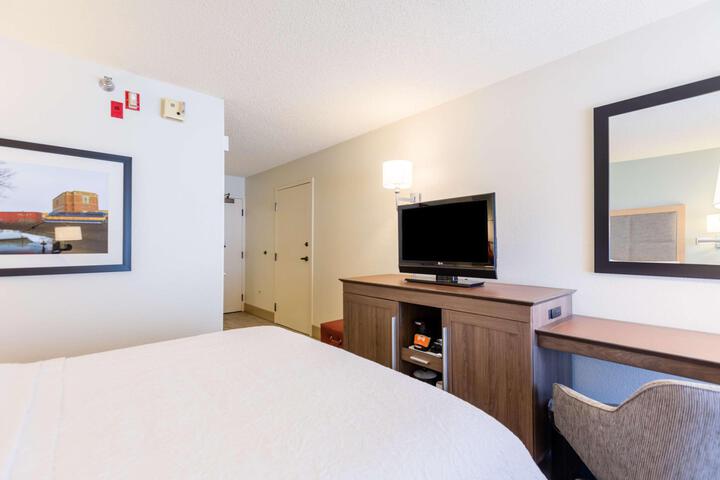 2 Queen Beds (1 of 21)