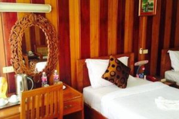 Room 12 of 26