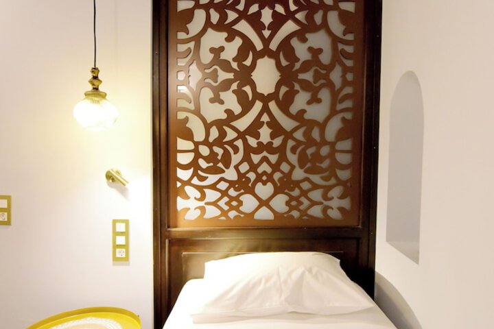 Room 27 of 60