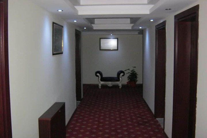 Room 8 of 13