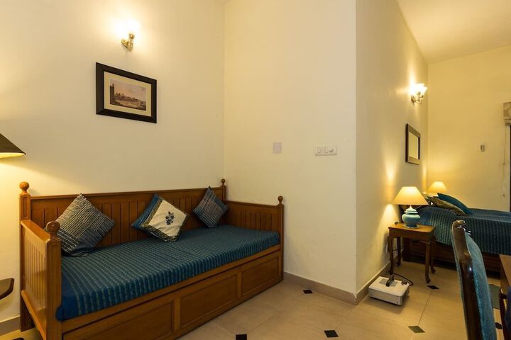 Room 9 of 25