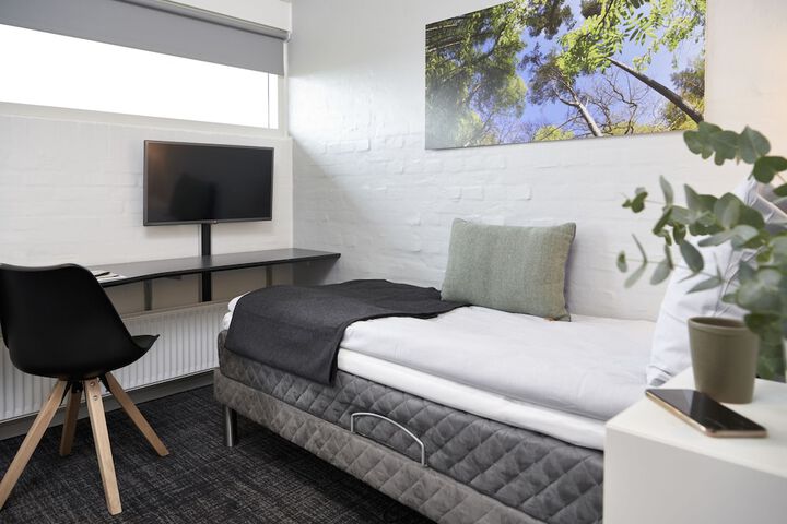 Room 3 of 27