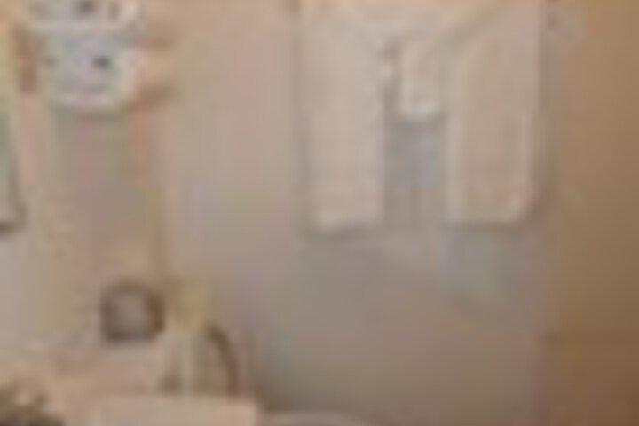 Room 65 of 102