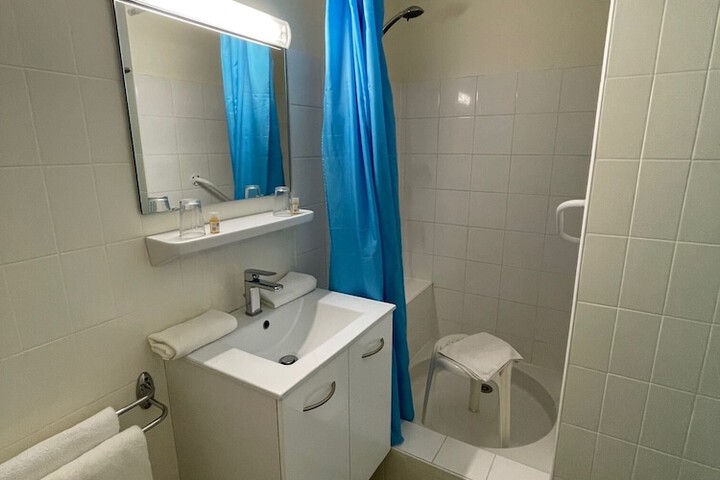 Room 32 of 51