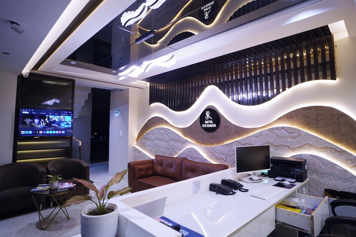 Hotel Interior 4 of 30