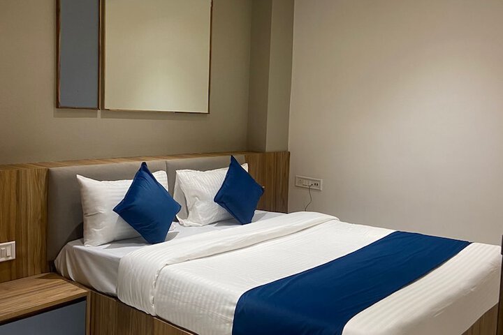 Room 4 of 13