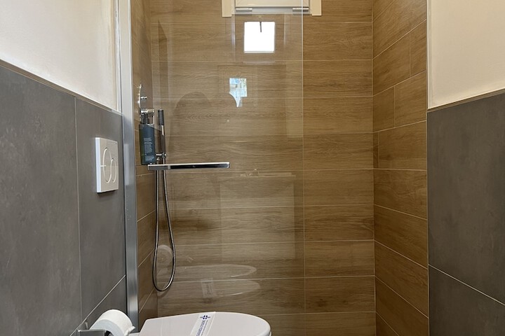 Room 82 of 118