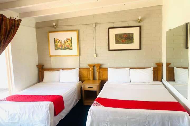 2 Queen Beds (4 of 16)