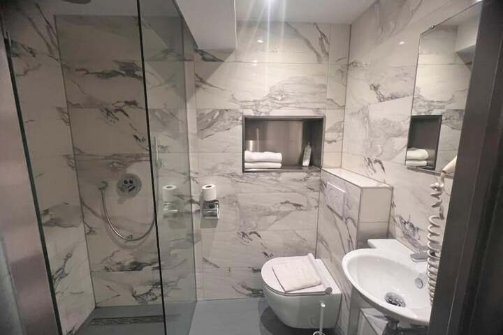 Room 40 of 44