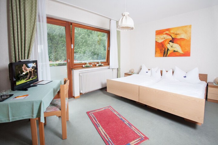 Room 2 of 41