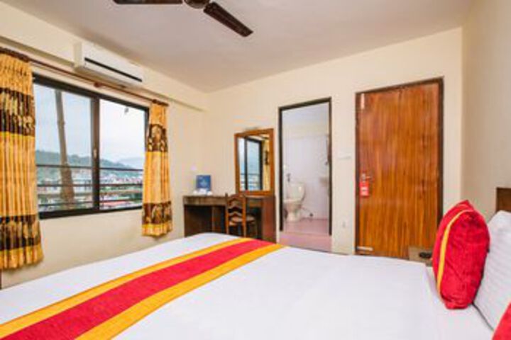 Room 25 of 34