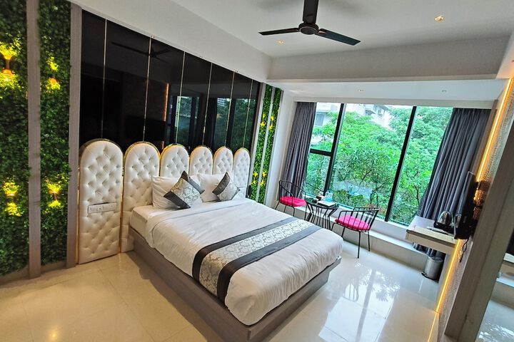 Room 2 of 22